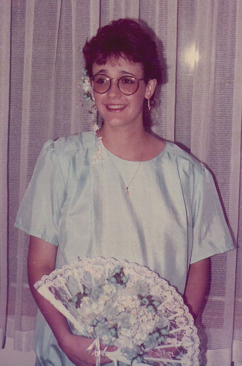 Portrait of Melissa Hunt on wedding day